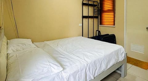 RedDoorz @ CMS Apartelle Olongapo City Vacation rental in Olongapo