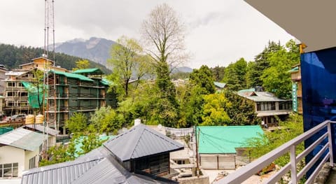 FabHotel The Moon Vacation rental in Manali