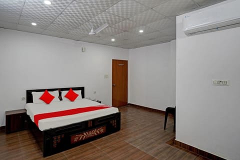 Super OYO Flagship Zion Hotel And Party Place Vacation rental in Uttarakhand