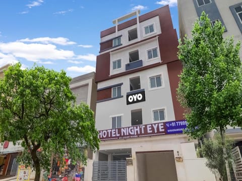 OYO Flagship Hotel Night Eye Nanakramguda Vacation rental in Hyderabad