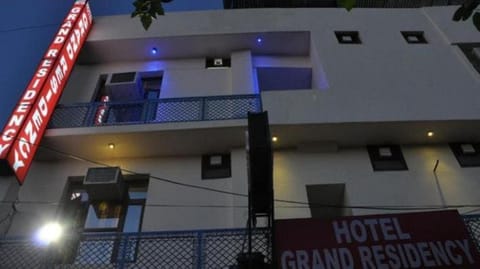 Goroomgo New Grand Residency Chandigarh Vacation rental in Chandigarh