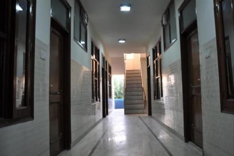 Goroomgo New Grand Residency Chandigarh Vacation rental in Chandigarh