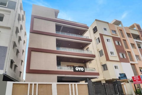 OYO Flagship Hotel Vj Residency Vacation rental in Hyderabad