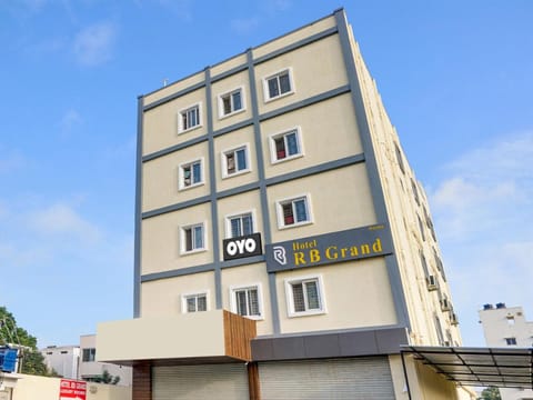 Collection O HOTEL RB GRAND @ KOMPALLY Vacation rental in Secunderabad