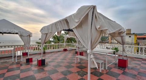 Hotel Salty waves Baga Vacation rental in Baga