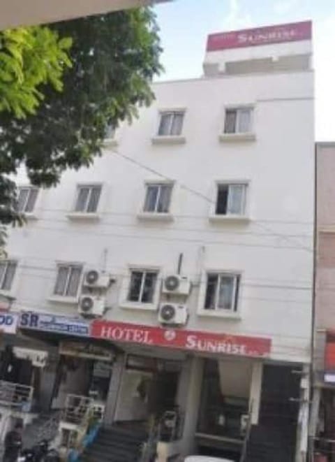 OYO Flagship Hotel Sunrise Vacation rental in Vijayawada