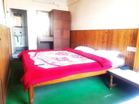 Hotel Aristocrat, Darjeeling Vacation rental in Darjeeling