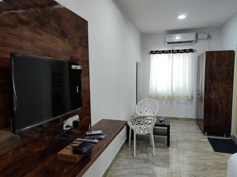 OYO Hotel R Square Vacation rental in Secunderabad