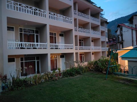 Goroomgo Hotel Conifer Manali Vacation rental in Manali