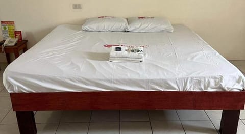 OYO 1026 Evita Hotel Bacoor Vacation rental in Bacoor