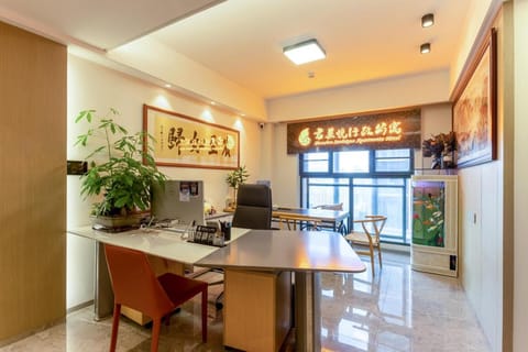 Xirui Administration Apartment (Shenzhen Wanda Plaza Branch) Vacation rental in Shenzhen