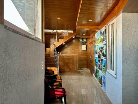 Hotel Jakhu Heights Vacation rental in Shimla