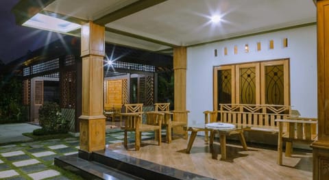 Bait Nahwa Vacation rental in Lingsar