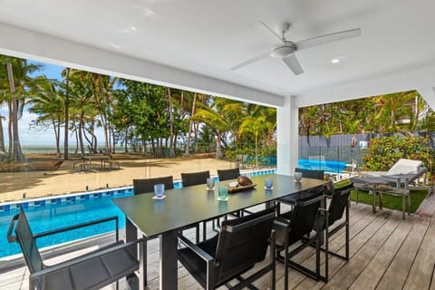 Tenterfield On Oak - 4 Bedroom Beachfront Luxury Alquiler vacacional in Oak Beach