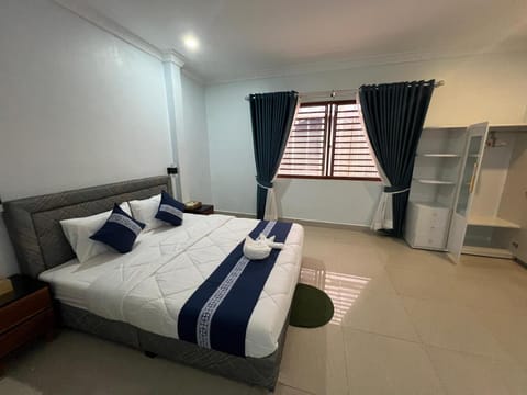 Floozys Hotel, Bar and Grill Vacation rental in Phnom Penh Province