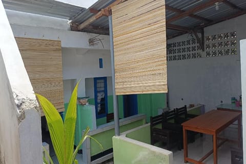 OYO 93359 Kawi Homestay Vacation rental in Pujut