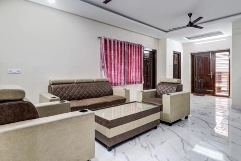 OYO 7 Hill Homestay Vacation rental in Tirupati