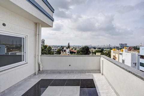 Super OYO Collection O KINGS INN Vacation rental in Bengaluru