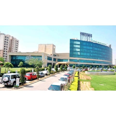 When In Gurgaon - ARTEMIS HOSPITAL 1 Min Walk  Vacation rental in Gurugram