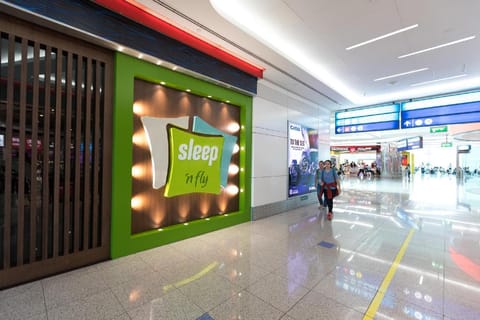 sleep 'n fly Sleep Lounge, A-Gates Terminal 3 - TRANSIT ONLY Vacation rental in Al Sharjah