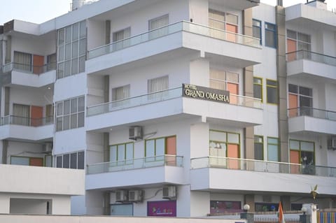 Hotel Grand Omasha Vacation rental in Noida