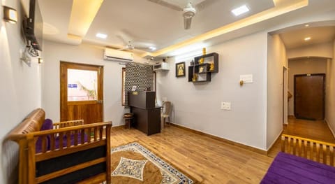 Lax Residency, White Town Vacation rental in Puducherry