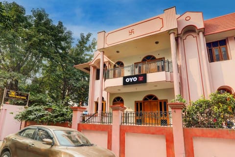 OYO H.B Paying Guest House Vacation rental in Varanasi