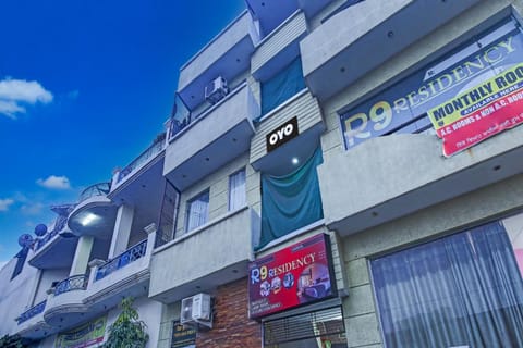 OYO Hotel R9 RESIDENCY Vacation rental in Ludhiana