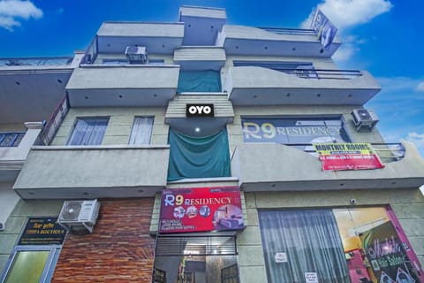 OYO Hotel R9 RESIDENCY Vacation rental in Ludhiana