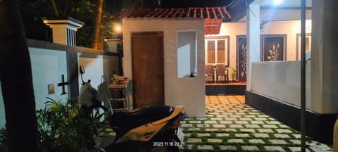 Shellys Hideout Inn Vacation rental in Calangute