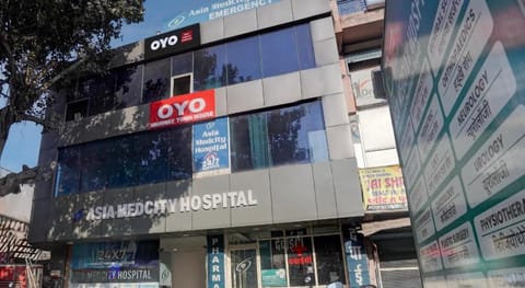 OYO Highway Townhouse Vacation rental in Noida