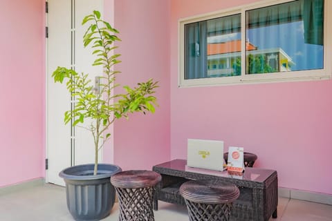 OYO 90568 Kawaii Apartment Vacation rental in Kuta Selatan