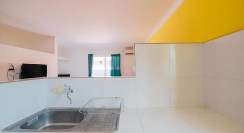 OYO 90568 Kawaii Apartment Vacation rental in Kuta Selatan