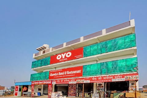 OYO Chawla's Hotel & Restaurant Vacation rental in Gurugram