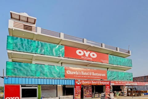 OYO Chawla's Hotel & Restaurant Vacation rental in Gurugram