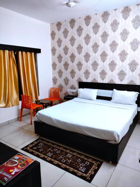 Goroomgo Blue Bell Bhubaneswar - Well Decorated Room -Wifi and Parking Facilities Available Vacation rental in Bhubaneswar