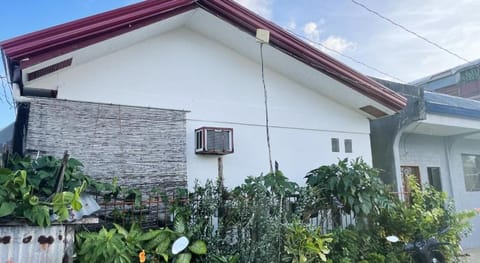 Lara's Guesthouse Siargao Vacation rental in General Luna