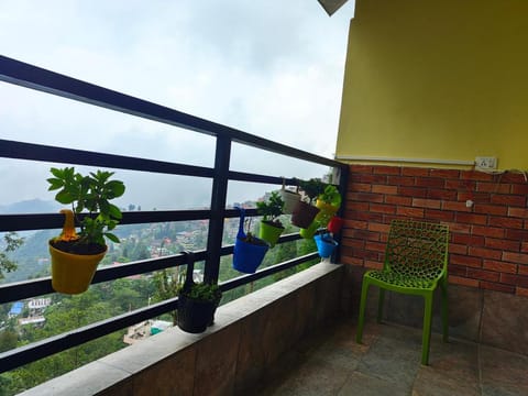 Cozy Home Stay & Cafe Vacation rental in Darjeeling