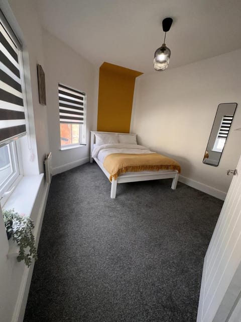 50 Wood St Vacation rental in Burton upon Trent