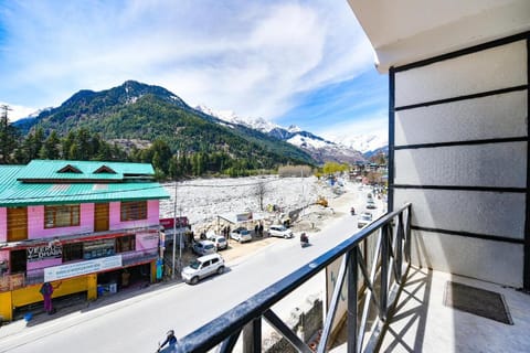 FabHotel Kanchnikoot Vacation rental in Manali