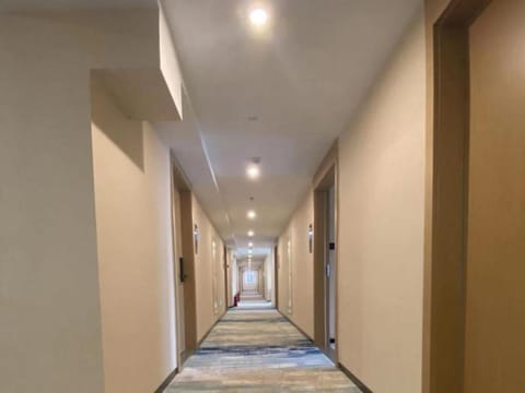 VX Hotel Dalian Zhuanghe Huanghai Street Qiansheng Square Vacation rental in Dalian