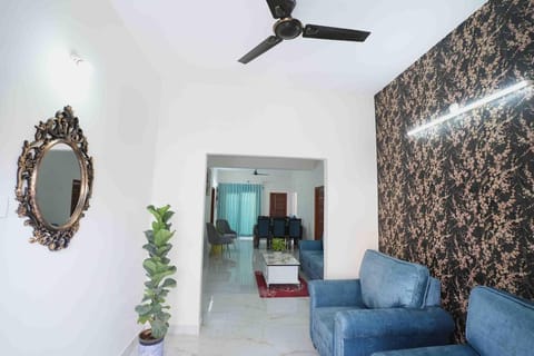 Yellow Bells Serviced Apartments Hitech City Vacation rental in Hyderabad