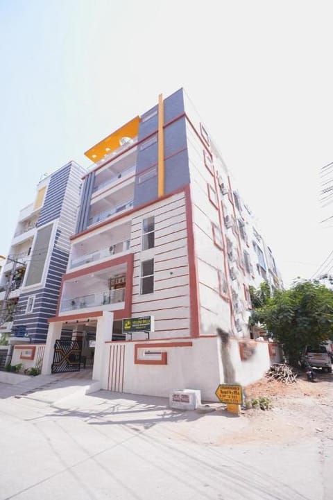 Yellow Bells Serviced Apartments Hitech City Vacation rental in Hyderabad