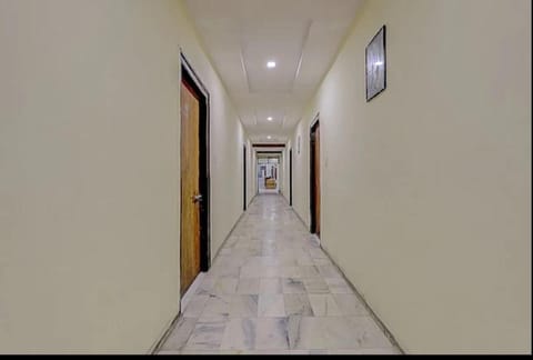 HOTEL SAROVAR INN NAROL Vacation rental in Ahmedabad