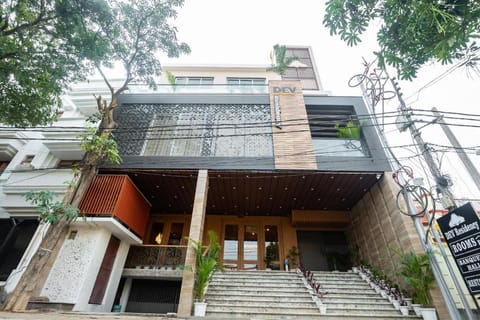 DEV RESIDENCY ( A UNIT OF THE ELEGANCE ) Vacation rental in Varanasi