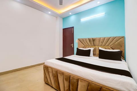 Super OYO Saket Residency KD Plaza Near Saket Metro Vacation rental in New Delhi