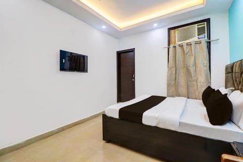 Super OYO Saket Residency KD Plaza Near Saket Metro Vacation rental in New Delhi