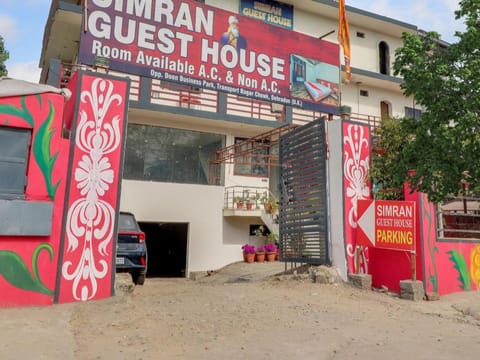 OYO Simran Guest House Vacation rental in Dehradun