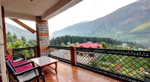 Saadat Vacation rental in Manali