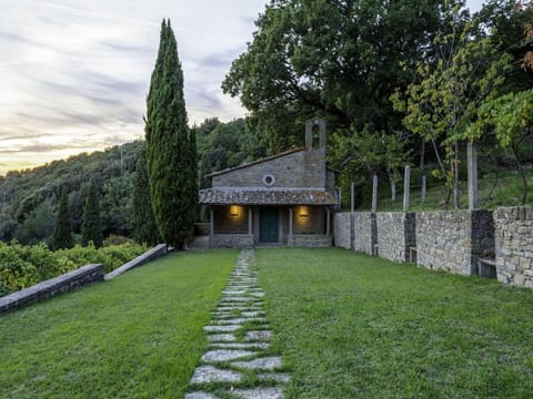 Belvilla by OYO Villa Torreone Vacation rental in Umbria